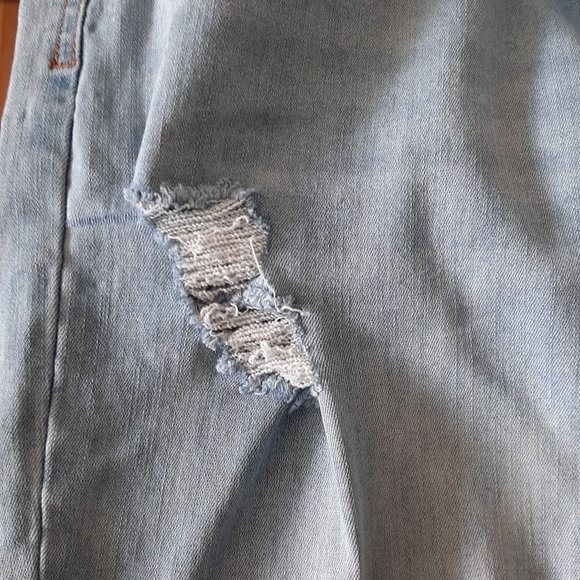 Light Wash Distressed Jeans - Celebrity Pink - Picture 3 of 4